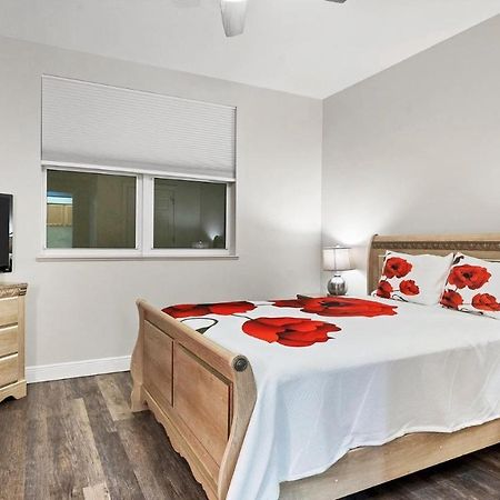 Вилла 3321 Sunset Key Unit 102 Burnt Store Marina Экстерьер фото