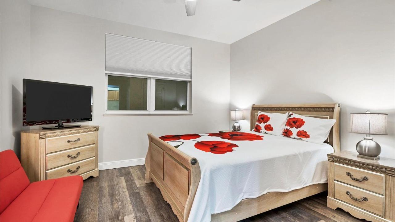 Вилла 3321 Sunset Key Unit 102 Burnt Store Marina Экстерьер фото